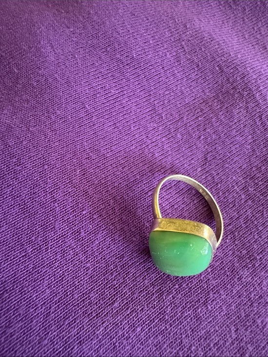 Jewelry - Green Stone Dome Ring in silver Plate Setting - Women Jewelry